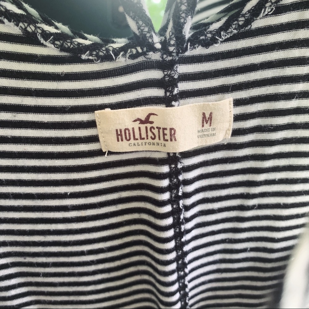 Detailed Striped Tank Top - Picture 5 of 5